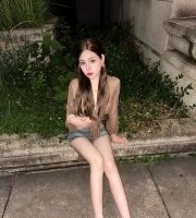 膚白貌美大長腿  腿型很好看  逆天大長腿很會勾魂