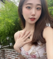 竹笛 155cm-D-20歲  身材勻稱沒有多餘的贅肉
