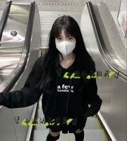 小愛：157cm-B奶-43kg-19歲    #學生系妹子