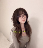 小柔 164cm Ecup 22歲 47kg     奶泡技術超級棒