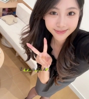 甄甄  165cm-C奶-26歲    黑絲OL 讓你腿軟