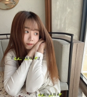小希 158cm-C-45kg-20歲    在校女大生初出來玩清純又帶點壞