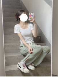 外型甜美 纖腰翹臀身材引人遐想 看起來是個清純妹妹  實...