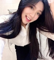 欣妍 163cm-C-24歲  長長的秀髮快到腰間