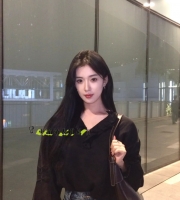 宛蓉 165cm-E奶-26歲     餐酒館外場  成熟性感系 #女人味