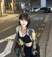 娉嫣 157cm.45kg.Dcup.21歲     皮膚細白、穴緊到誇張