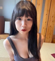 寒冰  162cm  47kg   E   22歲    #性感學姊兼職