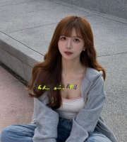 緑茶：162cm-D奶-23歲     #無套吹  喜歡正妹？