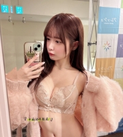 蘇曼 165cm.D奶.23歲 #騷妹超級會挑逗喲