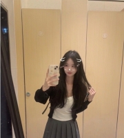 拉拉 158cm-C-19歲    清純靚妹長發甜美女孩