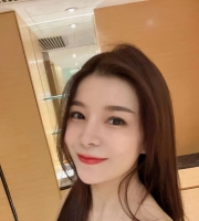 林薇 162cm.E.47kg.27歲    火辣正妹笑容甜美
