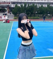 蘇雅 165cm.B.46kg.18歲  一個吃可愛多大的妹妹